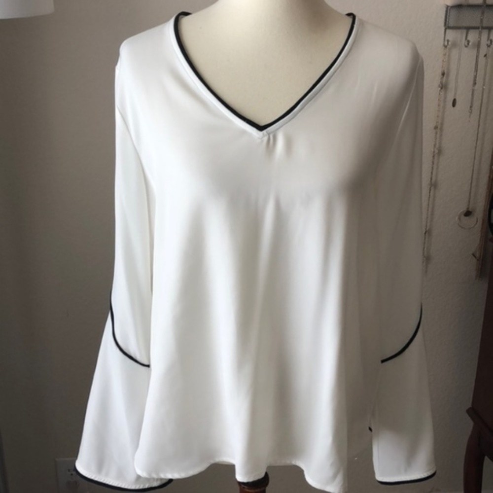 CATHERINE MALANDRINO Flair L/S V-Neck White Top